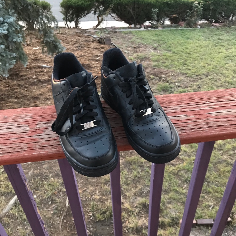 Black nike air forces